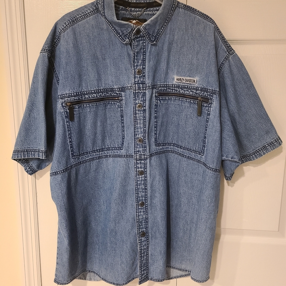 Harley-Davidson shirt